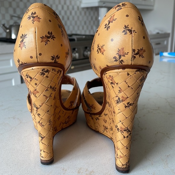 Bottega Veneta Floral Intrecciato Wedge Sandals - Picture 10 of 16